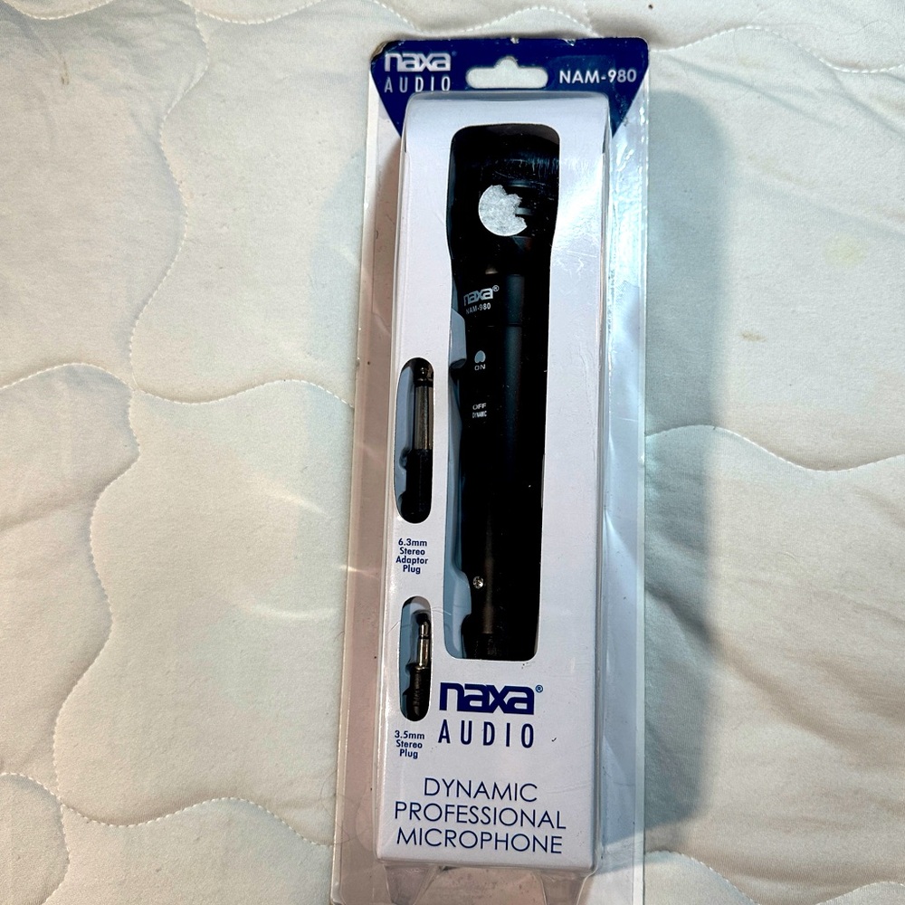 NAXA Electronics Instrument Dynamic Microphone, Black (NAM-980) NIB